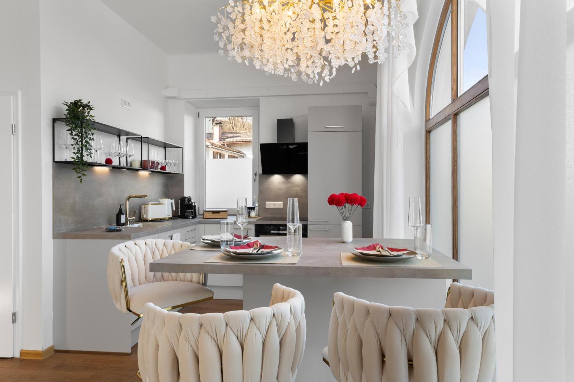 Liebelei Miesbach - Boutique-Apartment Mit Terrasse Im Zentrum Exterior foto