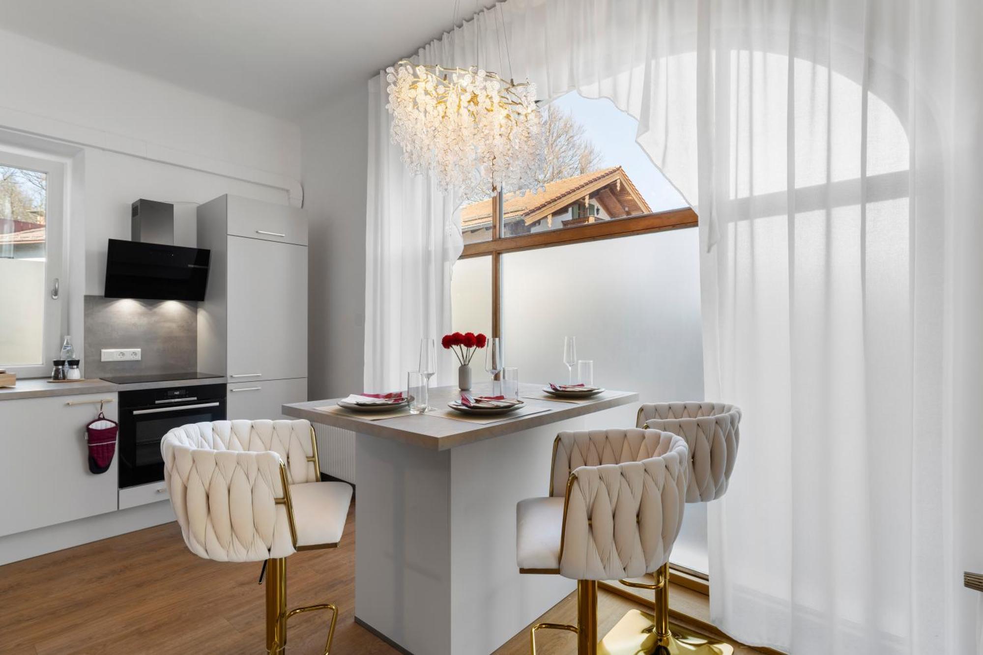 Liebelei Miesbach - Boutique-Apartment Mit Terrasse Im Zentrum Exterior foto