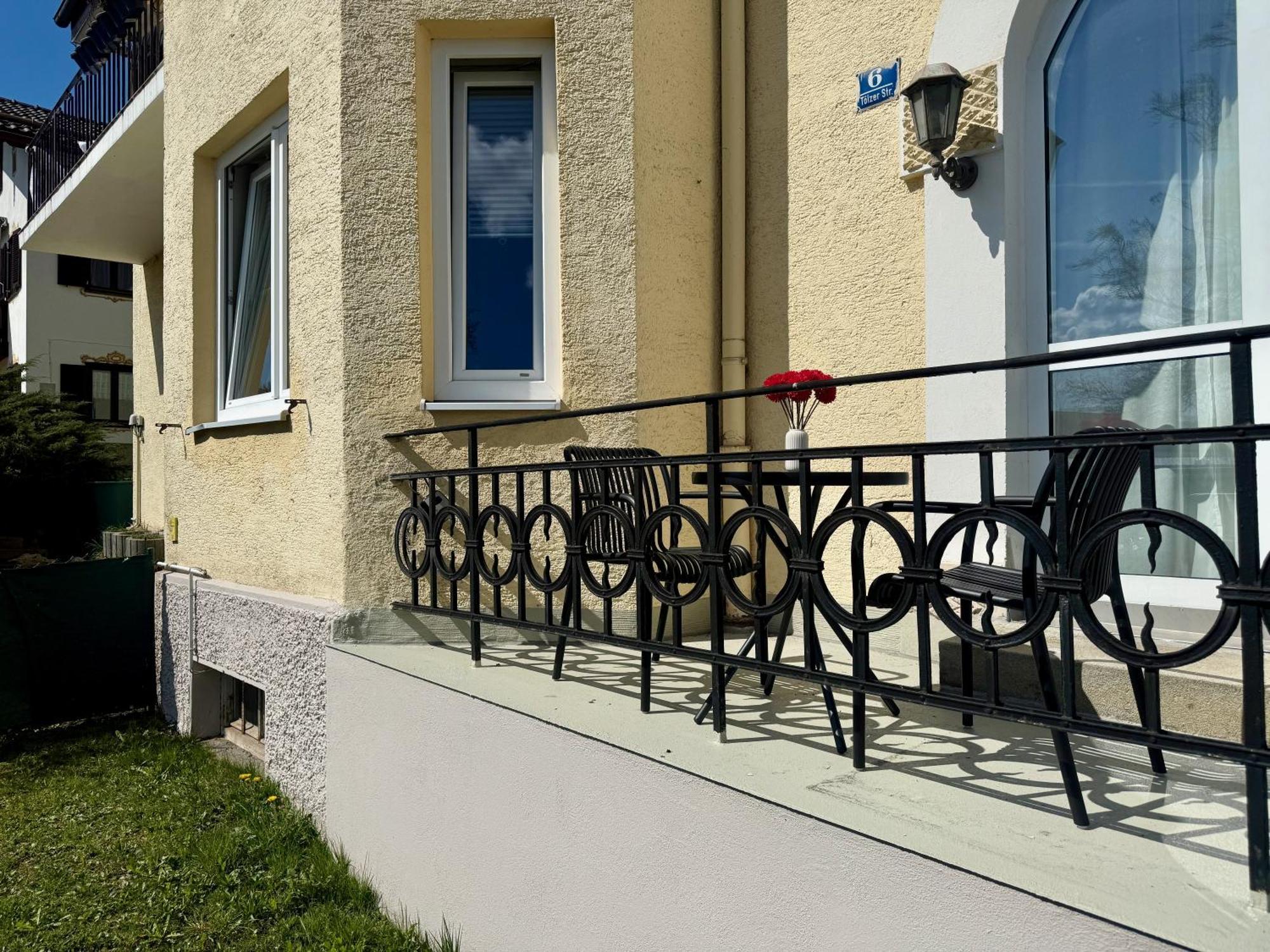 Liebelei Miesbach - Boutique-Apartment Mit Terrasse Im Zentrum Exterior foto